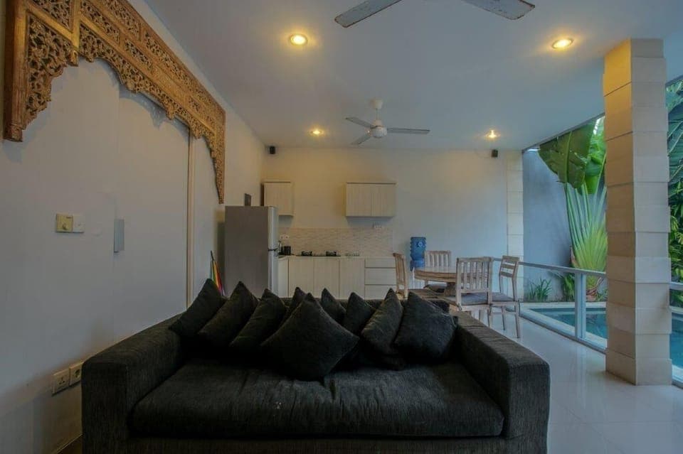 CHARMING 2 BR WITH PRIVATE POOL SEMINYAK