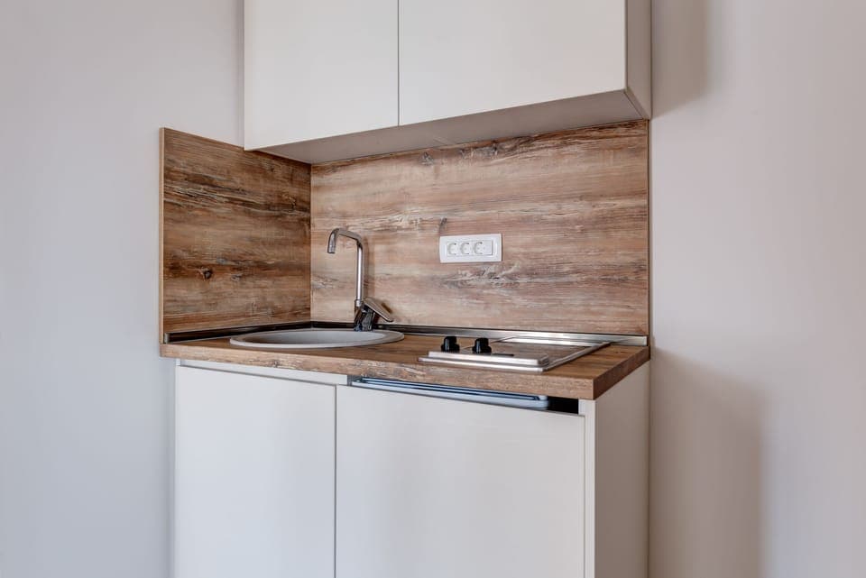 Kitchenette with all you need for preparing a delicious meal