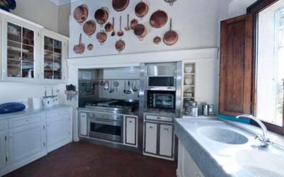 villa-di-cabbiavoli-chianti-villa-kitchen