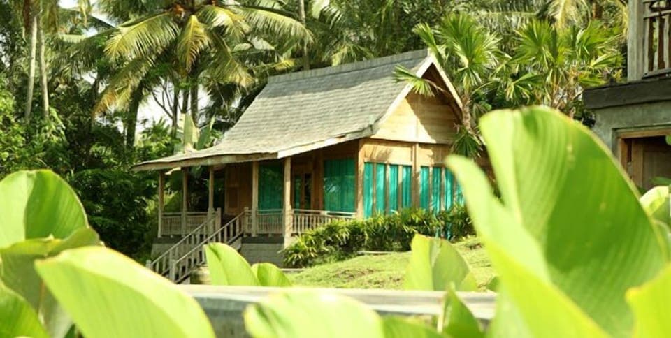 Traditional Joglo 2Bdrm Villa by Ocean