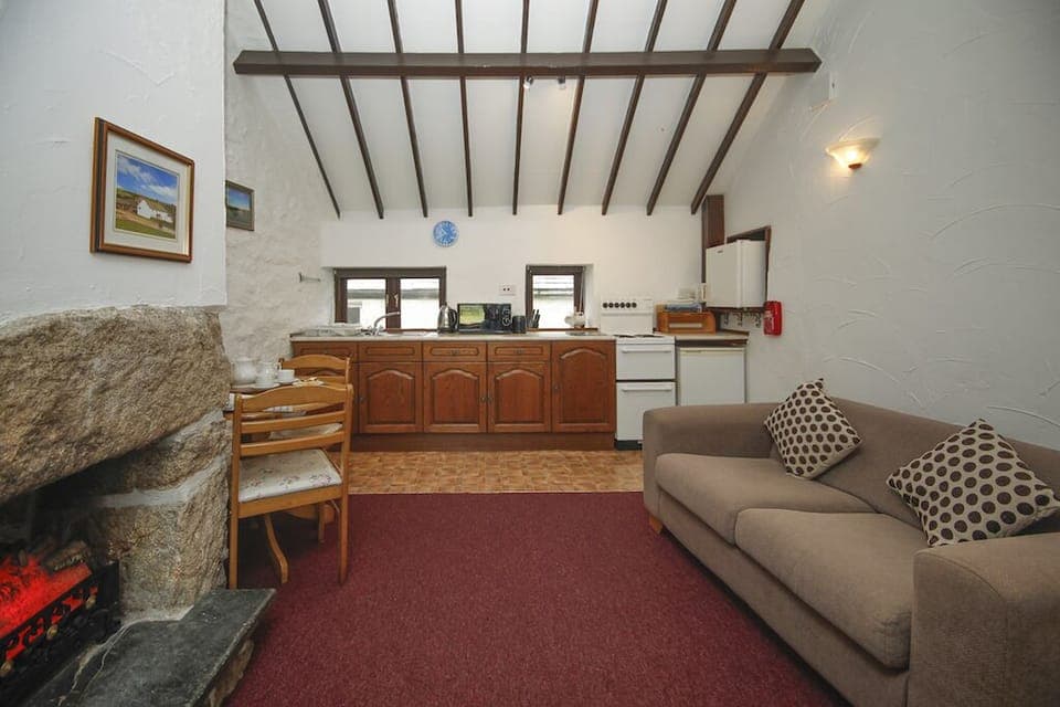 Moor Cottage lounge and kitchen