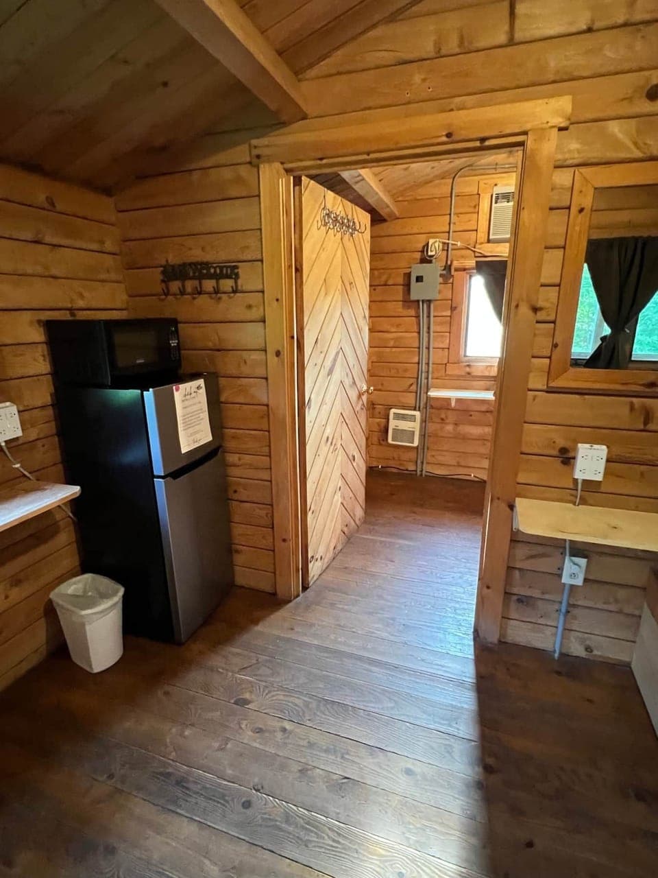 Entry to 2nd bedroom