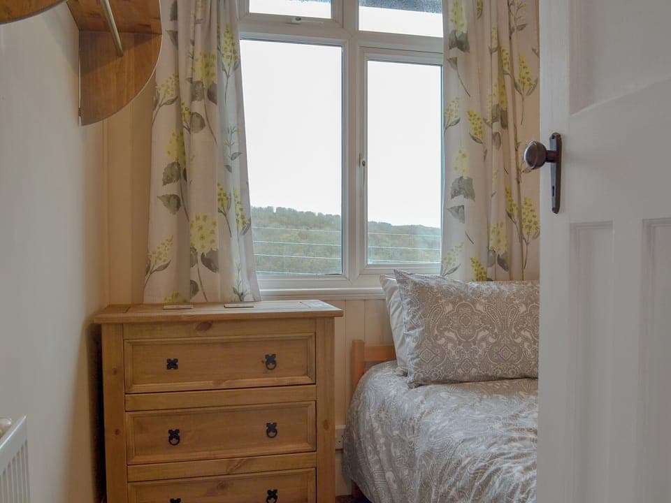 Cosy single bedroom | Avoca, Looe