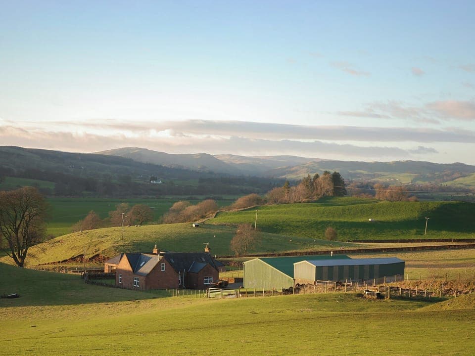 Nestling in the folds of the rolling Scottish countryside | Liftingstane Farmhouse - Liftingstane, Closeburn, near Thornhill