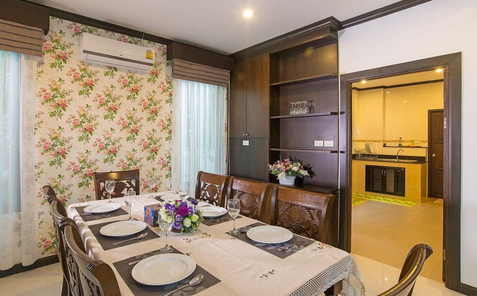 Baan Ari, 12 Person Private Villa