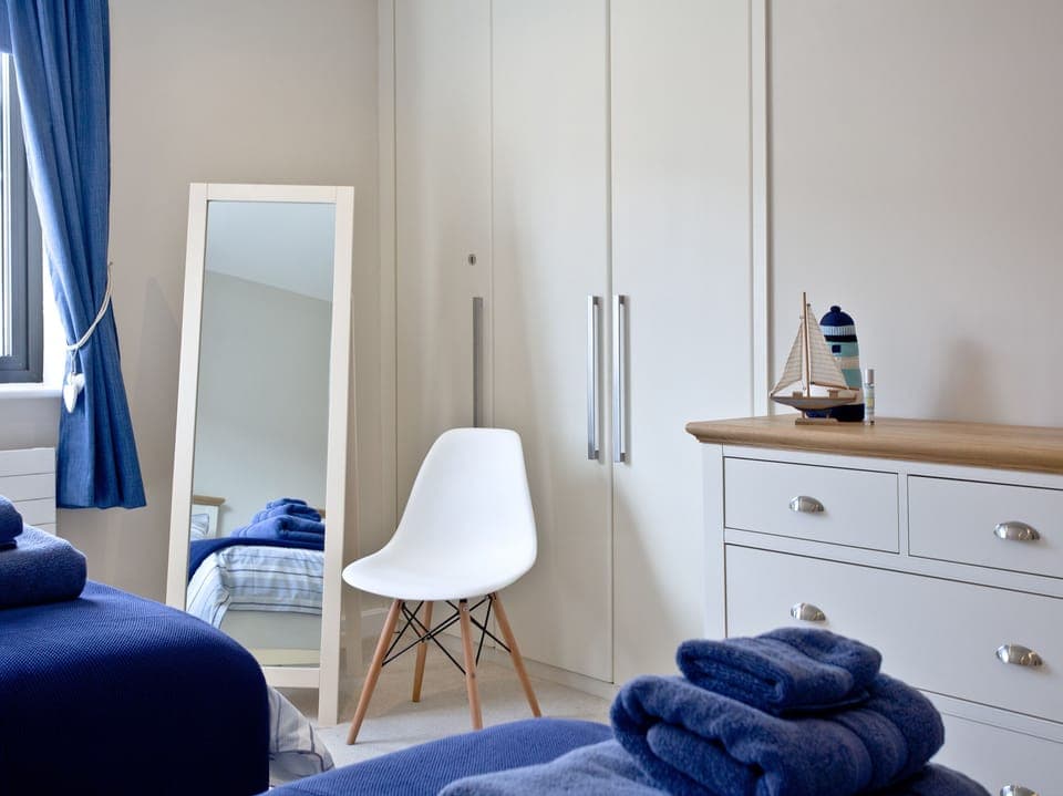 Spacious twin bedroom | Sunset Bay - Horizon View, Westward Ho!