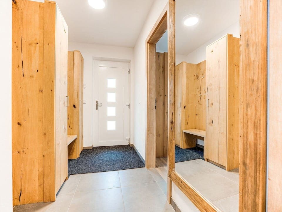 Entrance / Reception