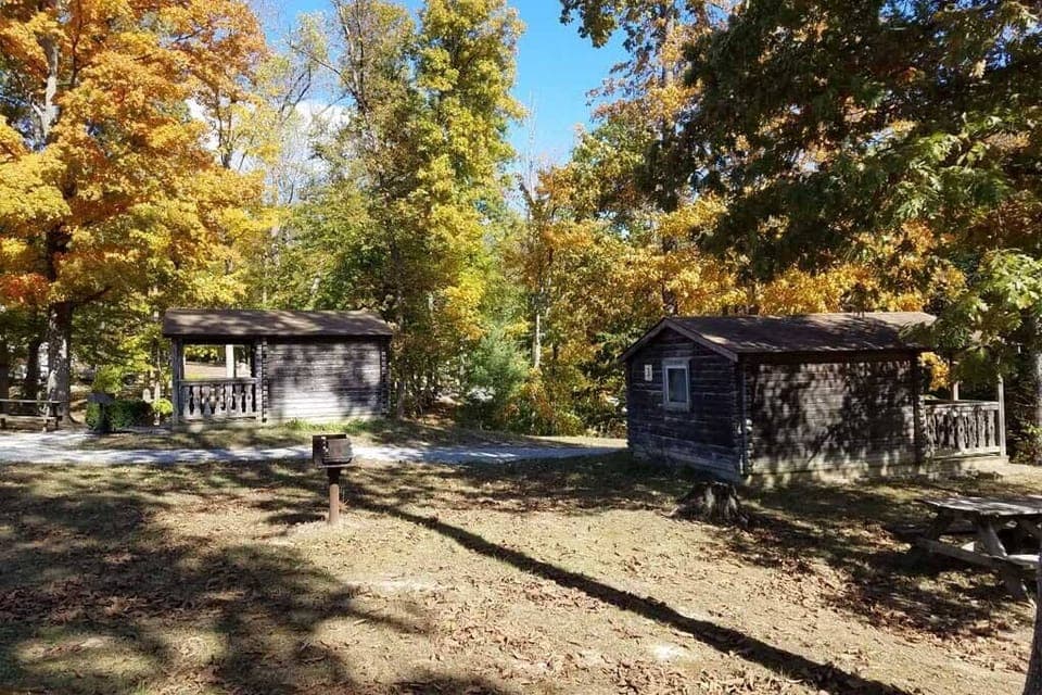 Cabins 1 - 4 are in a row, perfect for groups who want to camo together!
