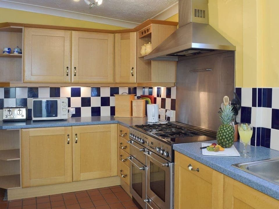 Rose Cottage Tenby Kitchen