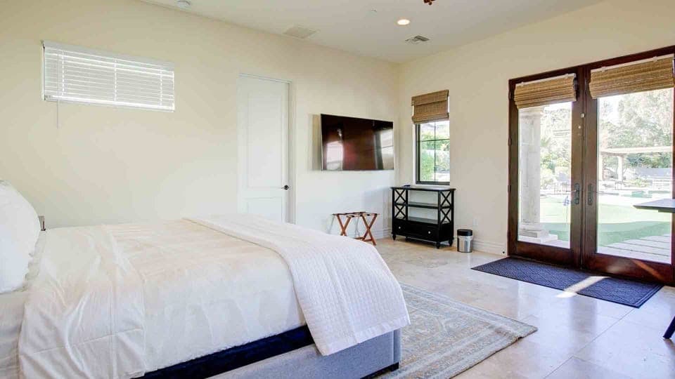 Guest House (Bedroom 8) (king bed, crib, and private bathroom)