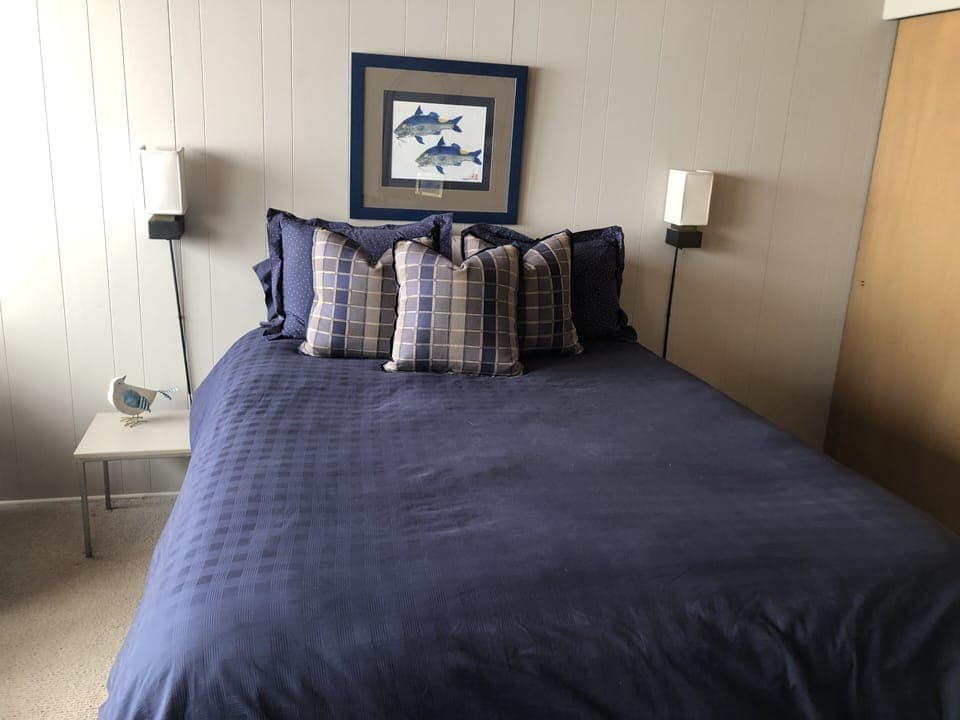 Queen bedroom
