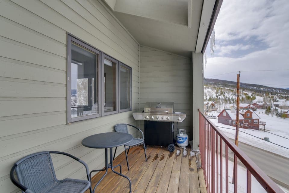 Balcony | Gas Grill | Mountain Views