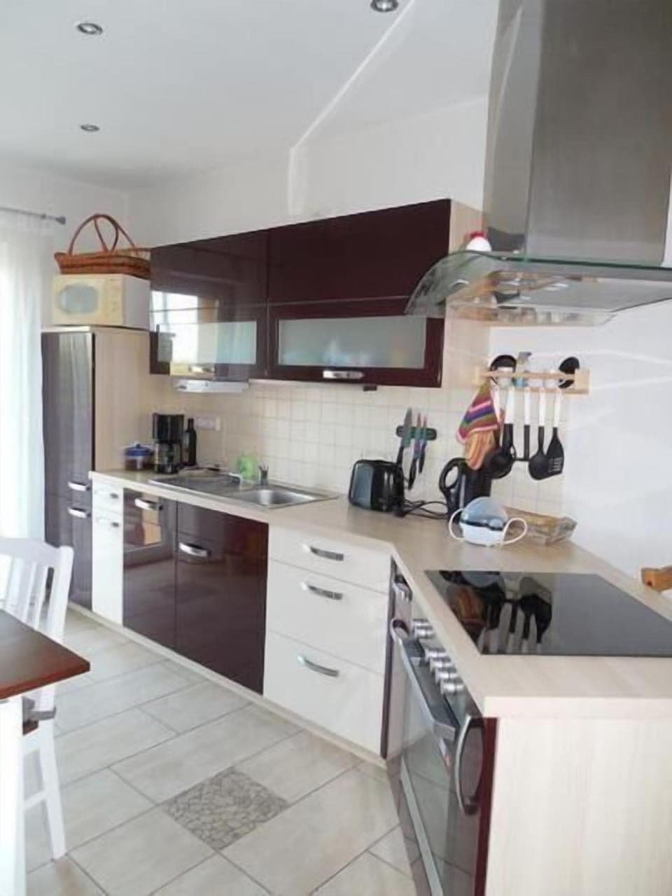 Kitchen area. Picture 5