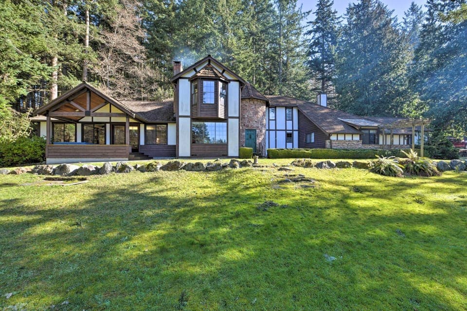 Camano Island Vacation Rental | 4BR | 3.5BA | 4,255 Sq Ft | Stairs Required