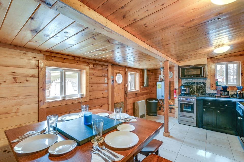 Dining Table | Dishware & Flatware Provided