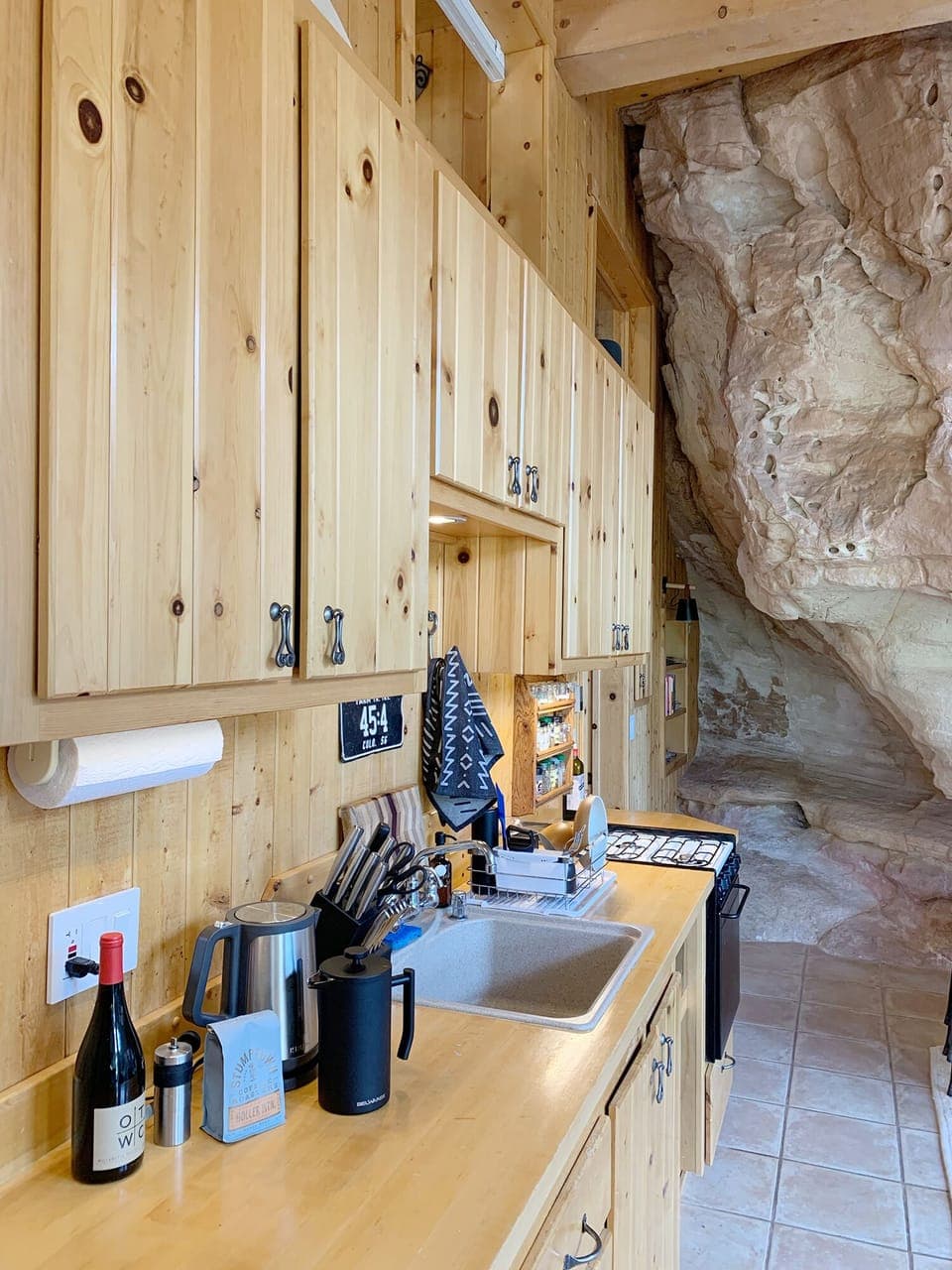 Kichenette - equipped for preparing everything from coffee to full meals