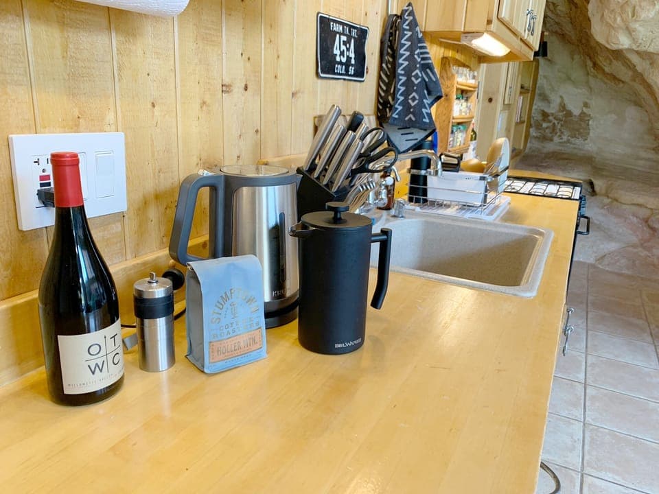 Kichenette - equipped for preparing everything from coffee to full meals