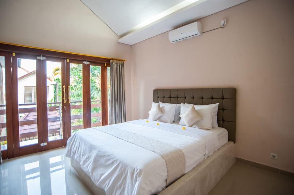 Hidden Villa Seminyak, 4bedrooms, 4bath,