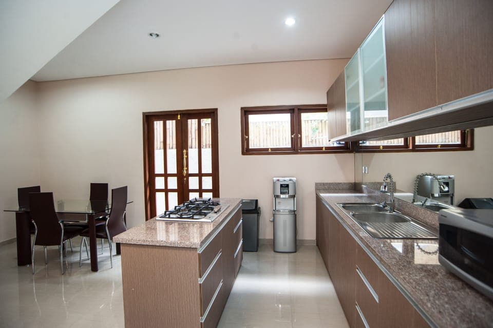 Hidden Villa Seminyak, 4bedrooms, 4bath,