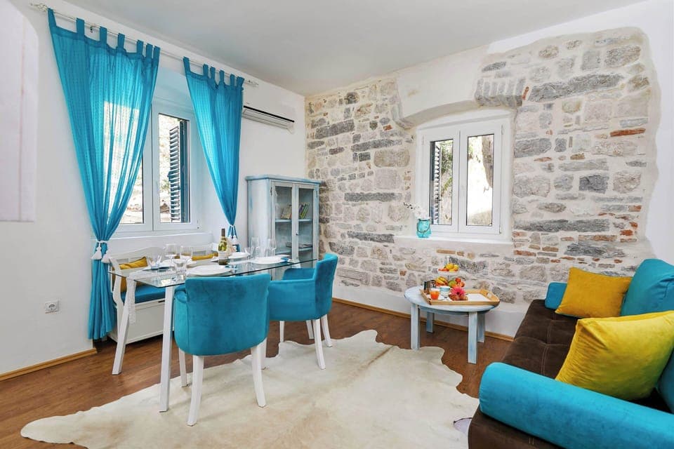  ♥️ of Medieval Kotor Old Town 1BR Apartment close to restaurants & pubs, caffes