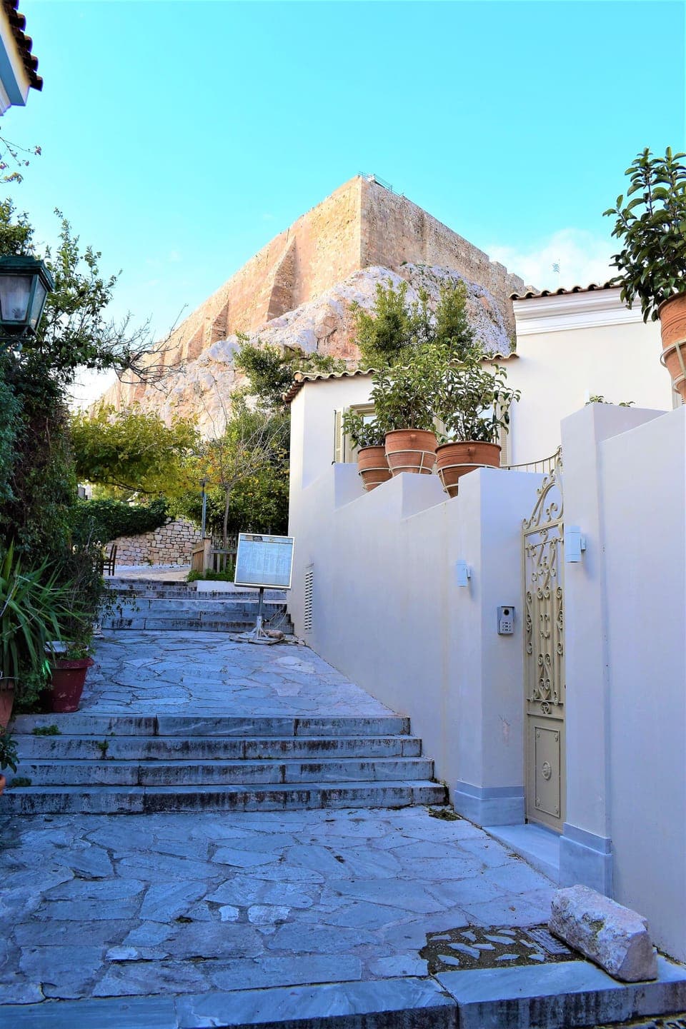 Entrance gate