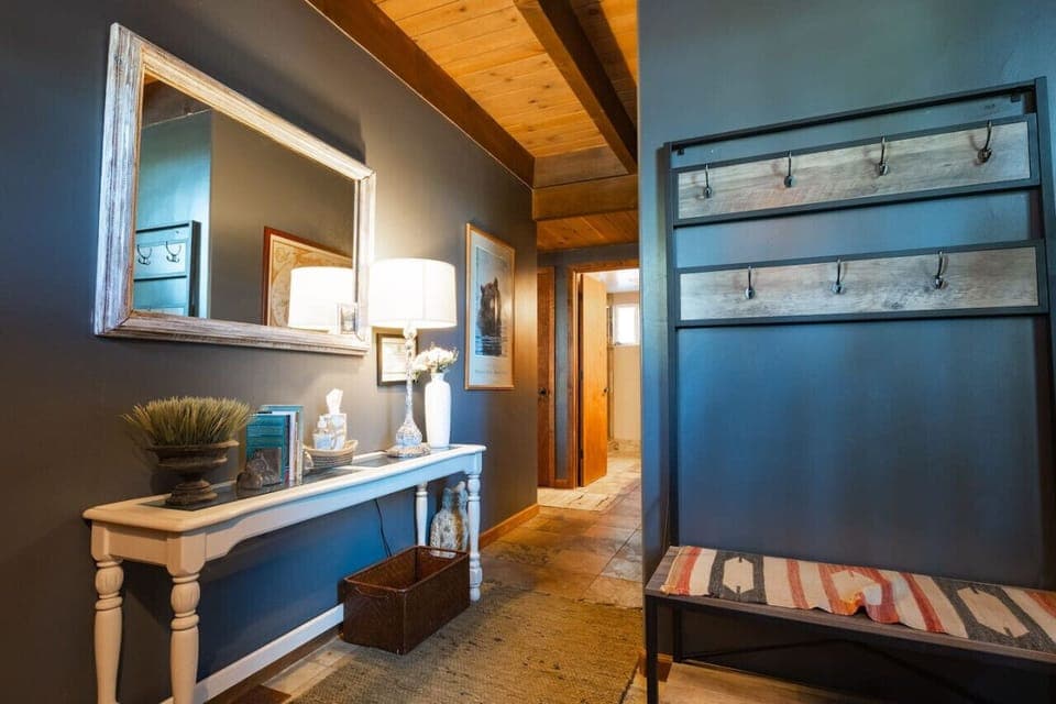 Entry Hall-Bedrooms on 1st floor. Living Room, Kitchen and balcony on 2nd floor.