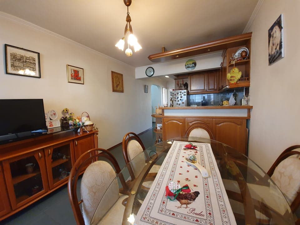 Enjoy the fully equipped open plan kitchen and dining space for 6 