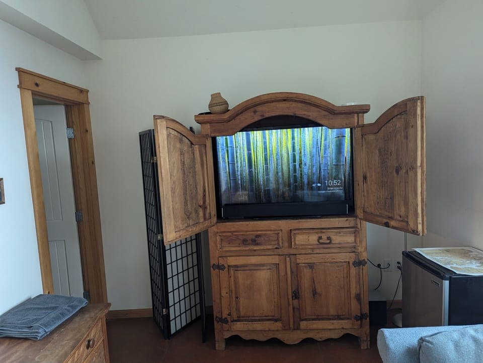 TV in main room in "Blue Heron"