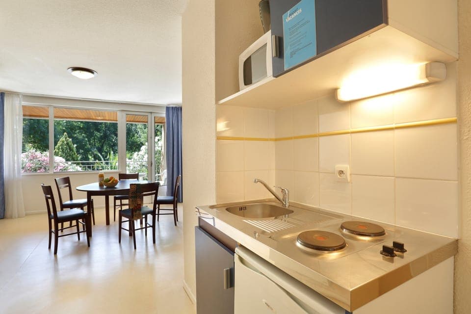 Make a tasty meal in your own kitchen!