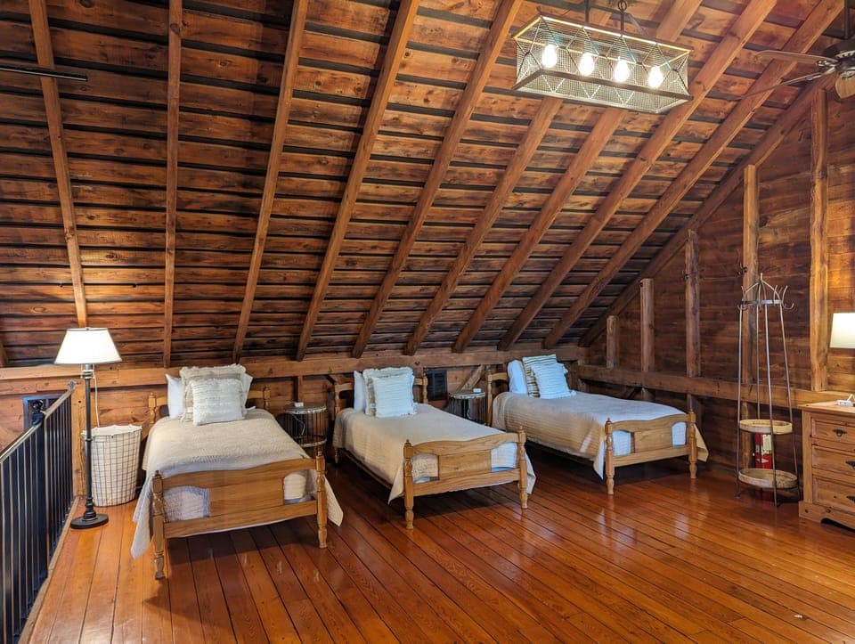 Five twin size beds