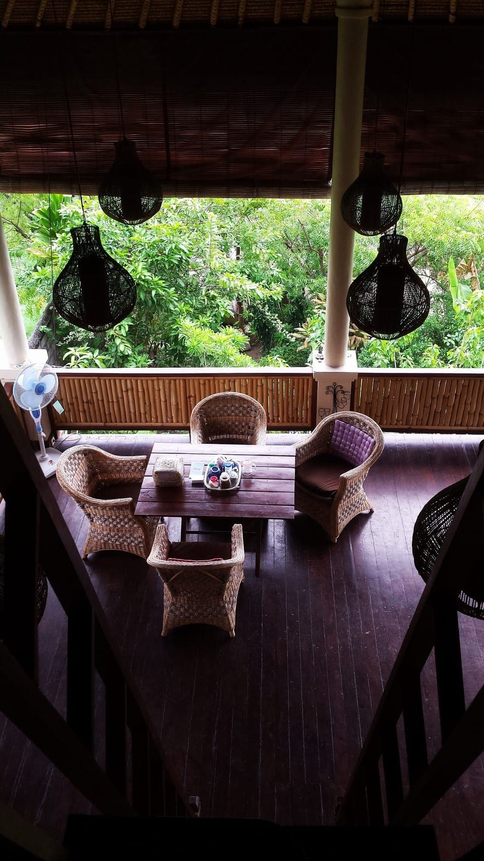 Deck (6 x 6 metres) Overlooking ocean