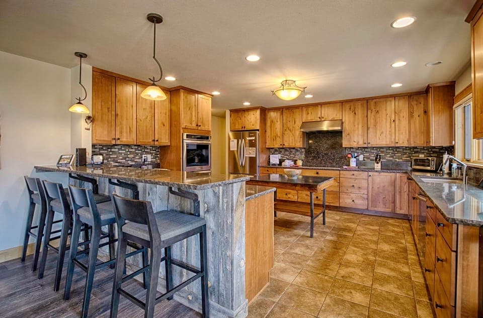 Flooring, Indoors, Room, Hardwood, Floor