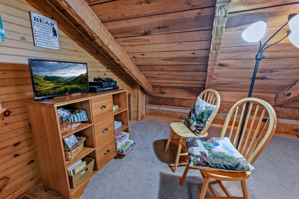 Indoors, Hardwood, Stained Wood, Screen, TV