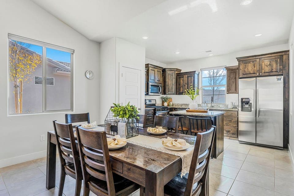 Fully Equipped Kitchen/Dining