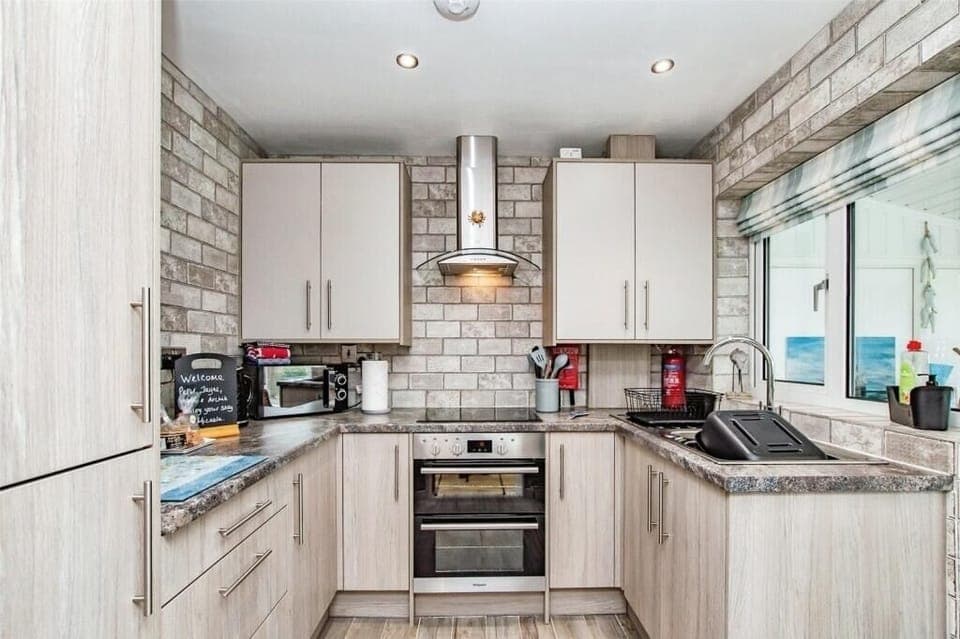 Fully equipped kitchen - everything you would want for that home from home feel.