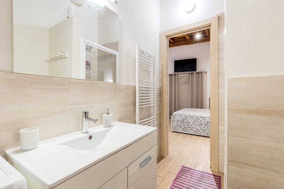 Bagno con box doccia