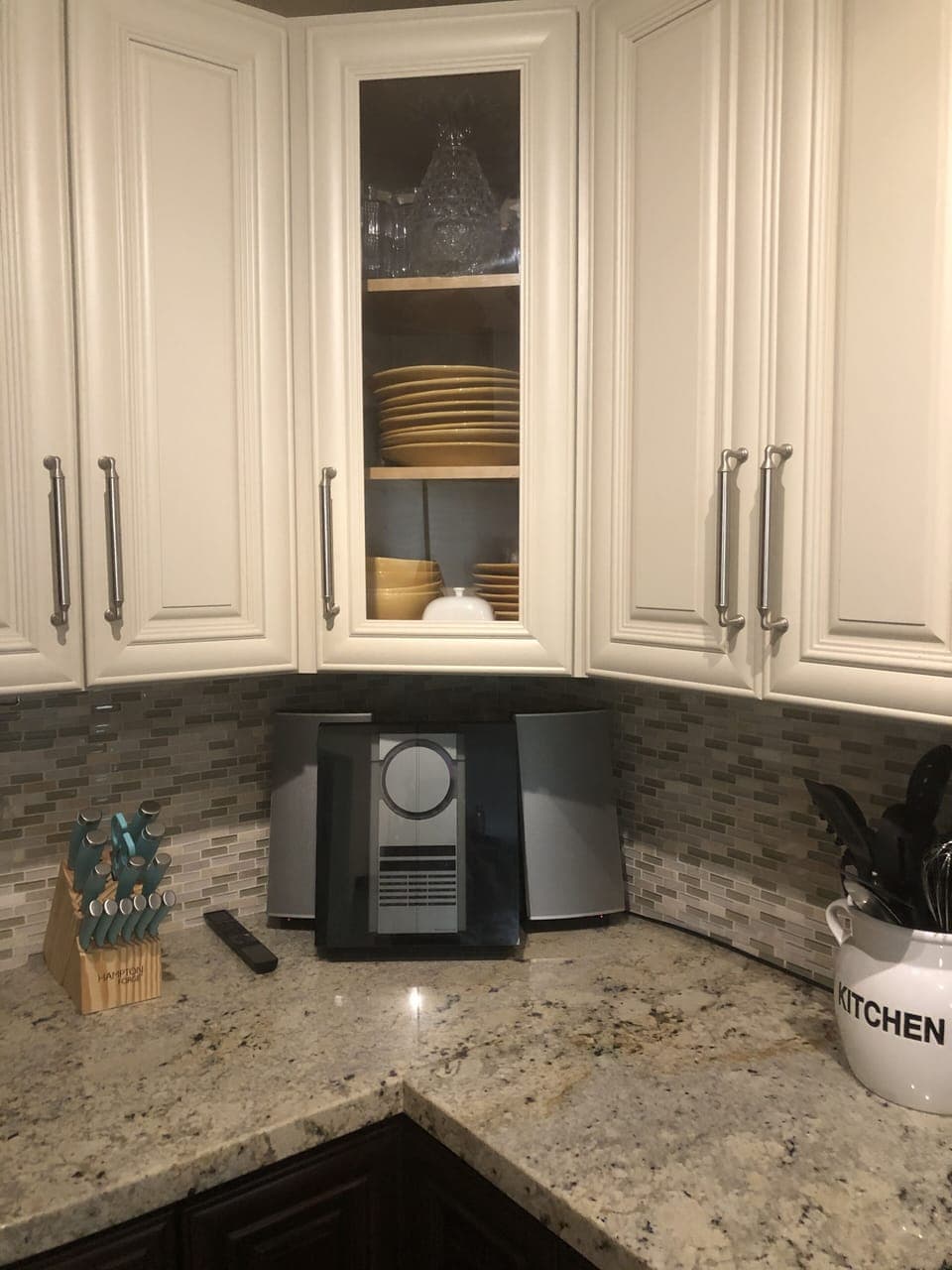 Cupboards and stereo with Sono capability.