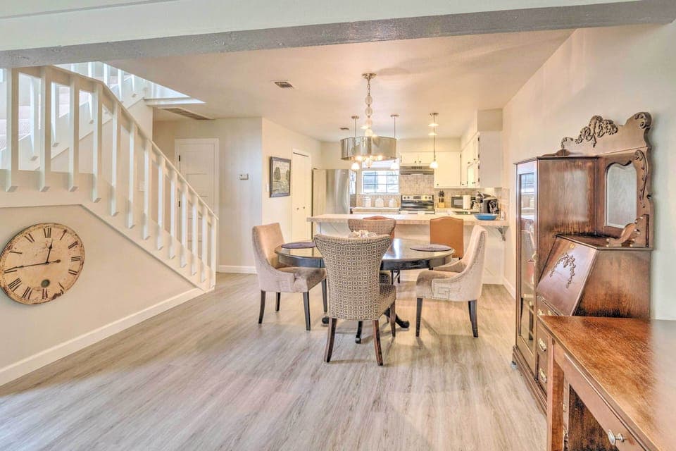 Dining Space | Dishware/Flatware