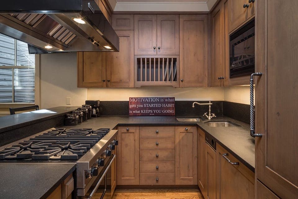 34-Telluride-River-Bliss-Lockoff-Kitchen-v12.jpg