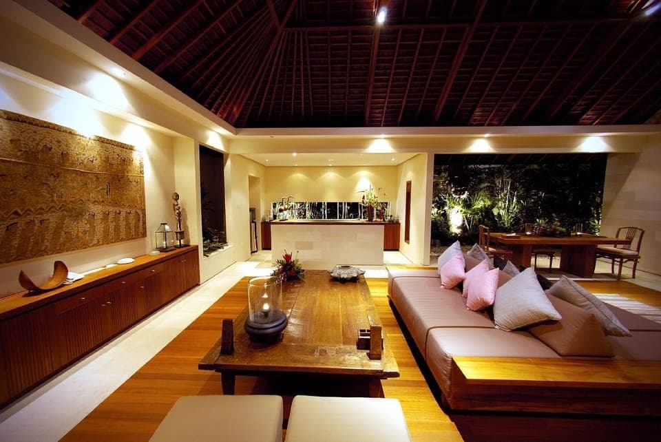 One Big Space Bedroom Private Villa 