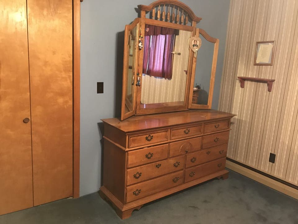 Royalty Suite Mirrored Dresser