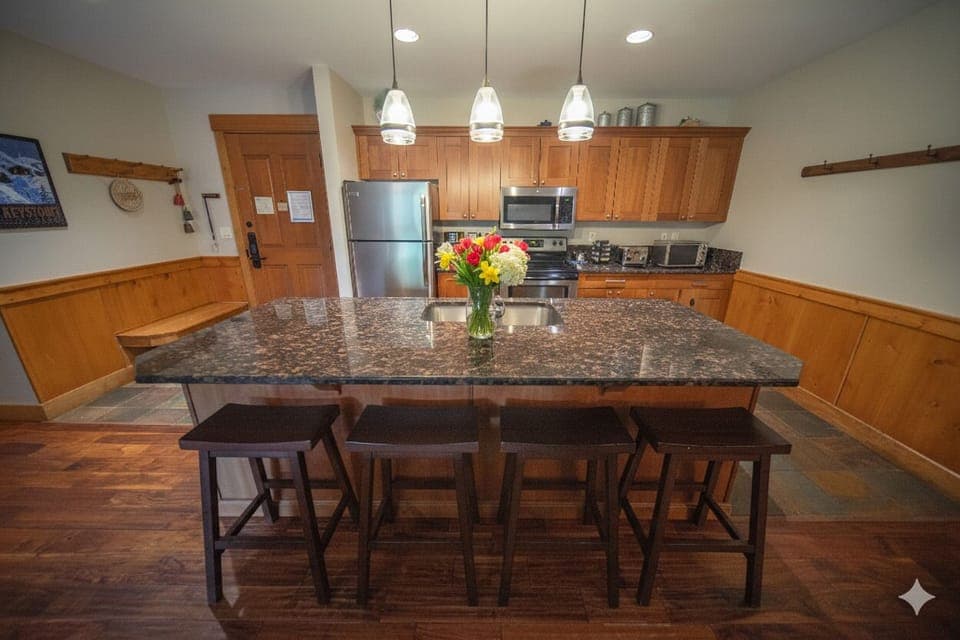 Kitchen island with 4 barstools for extra seating