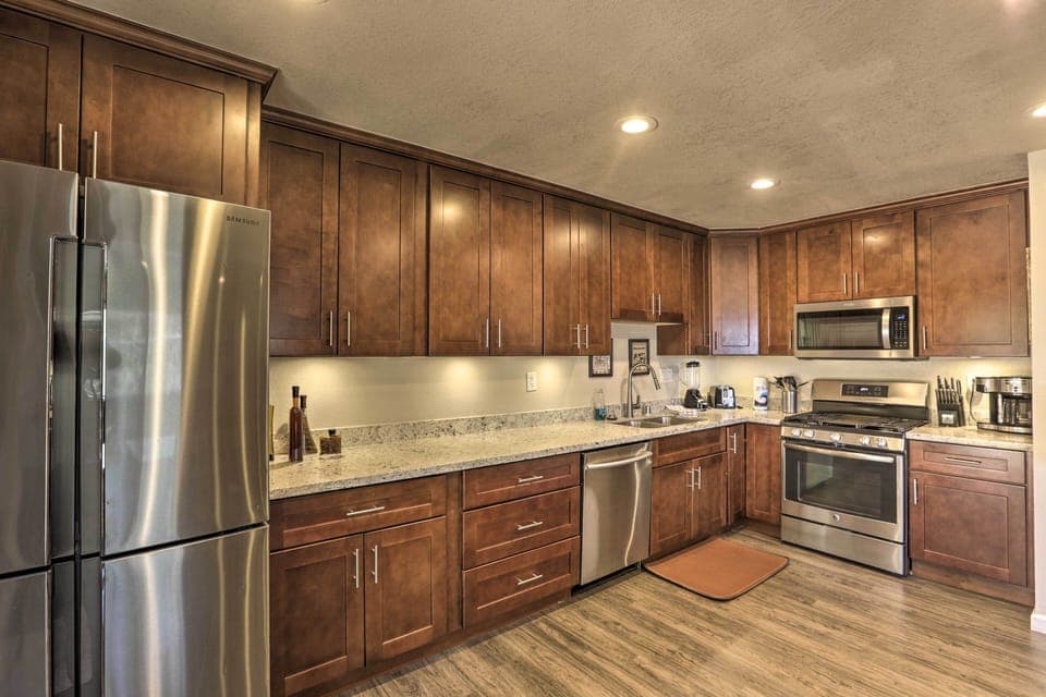 Fully Equipped Kitchen | Stainless Steel Appliances | Main Level