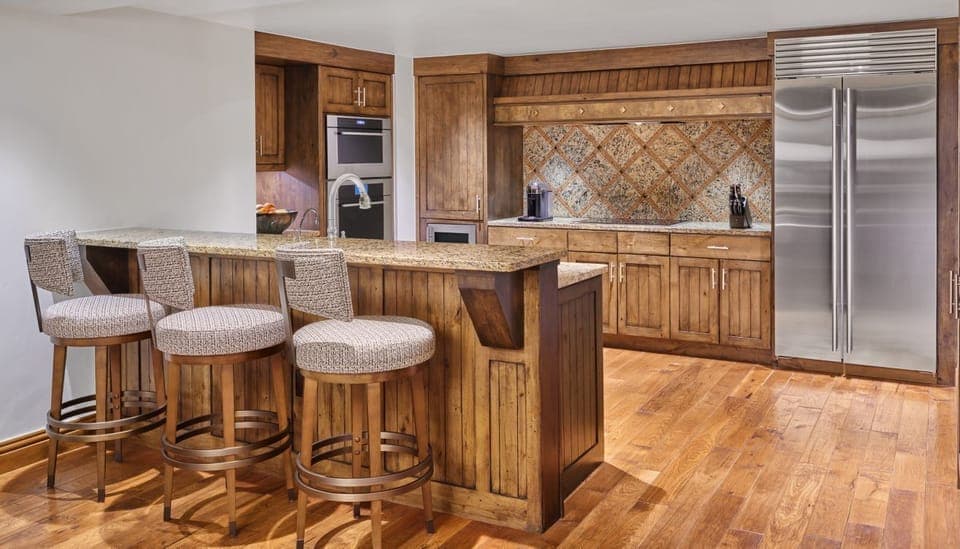 Gourmet Kitchen with top of the line appliances
