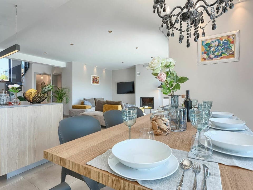 Table, Furniture, Plant, Property, White, Dishware, Azure, Tableware, Houseplant, Interior Design