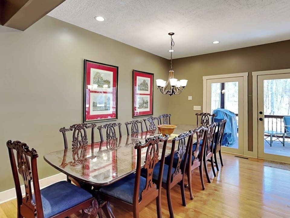 Dining Area - Seating for 12