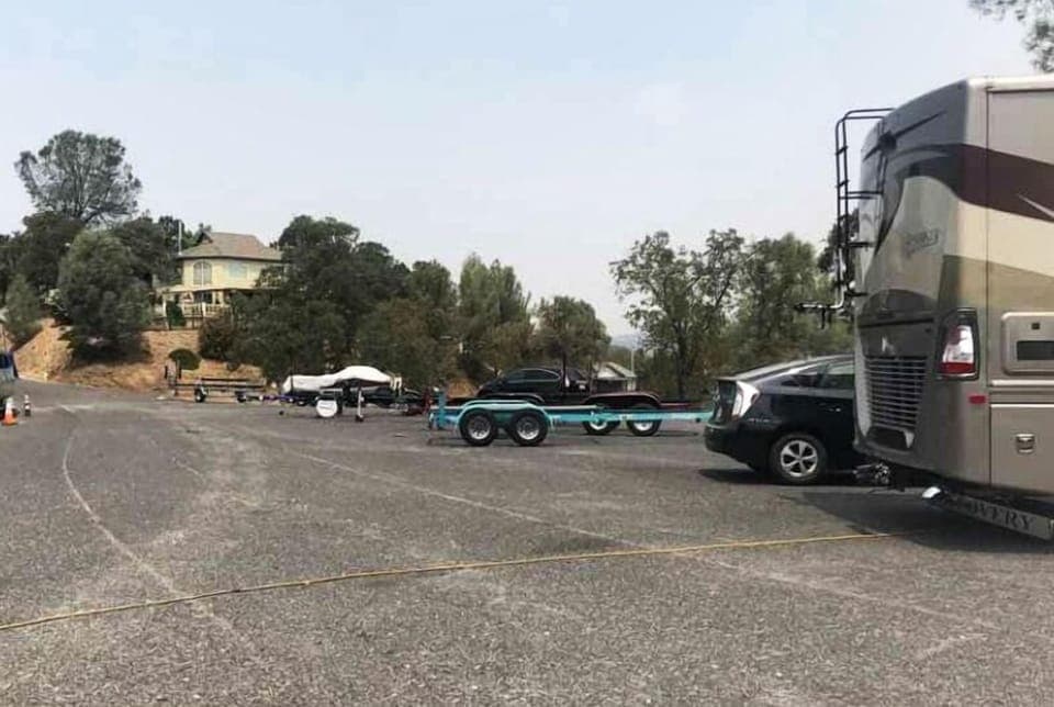 Additional street parking & Large turn around in cul-de-sac...