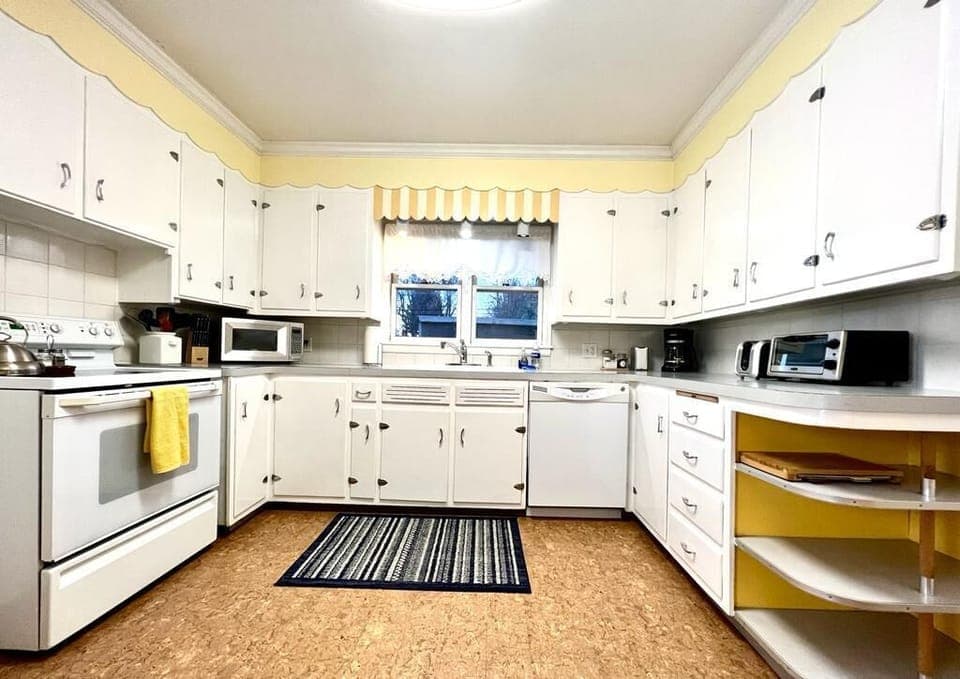 Large Kitchen with Modern Appliances