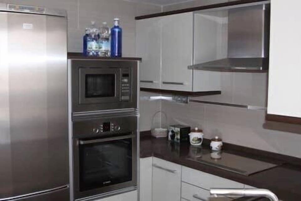 d9424f09-0b12-49c1-a609-d017373907dd