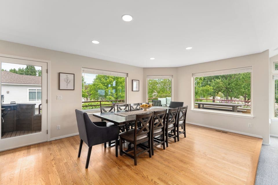 Seating for 10 adults at the main dining table and another 3 at the bar!